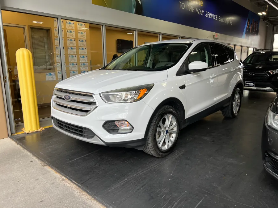 How SUV Dealerships Support Vehicle Financing in Winter Park, FL